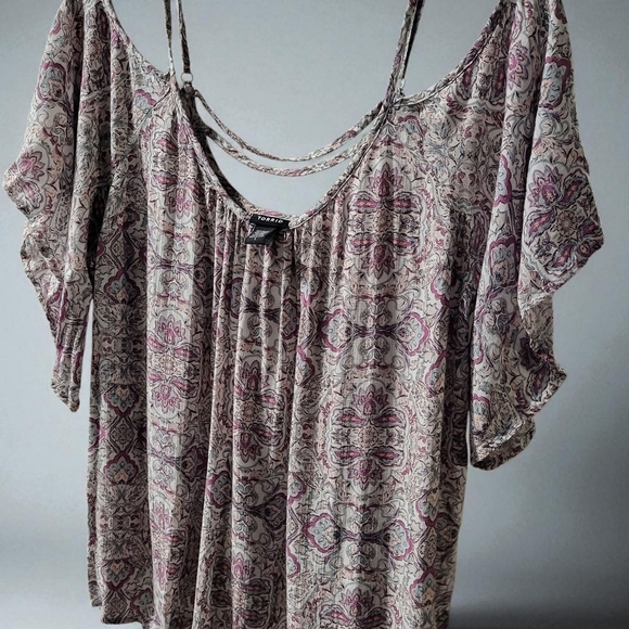 Torrid Curve Tops - TORRID Floral Blouse with Maroon and Gray Tones